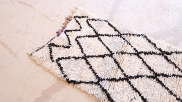 Small Vintage Moroccan berber rug 2x7ft - Image 4