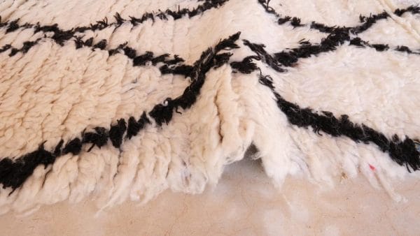 Small Vintage Moroccan berber rug 2x7ft - Image 2